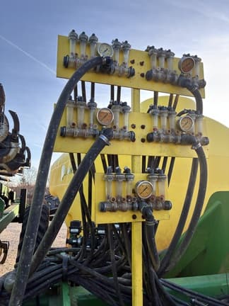 Image of John Deere 2510L equipment image 4