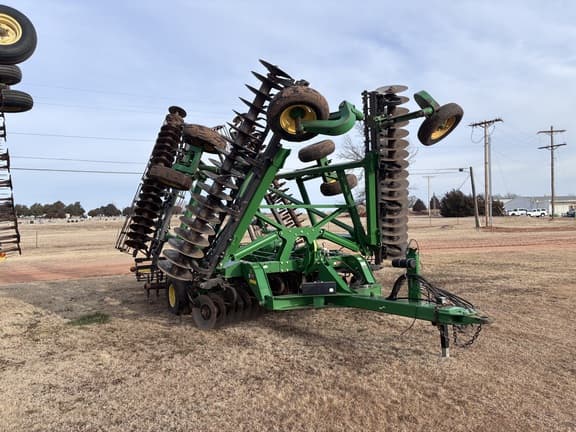 Image of John Deere 2623VT equipment image 4