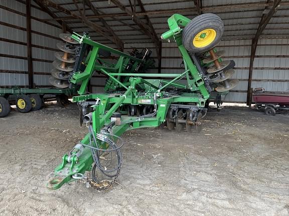 Image of John Deere 2720 Primary image