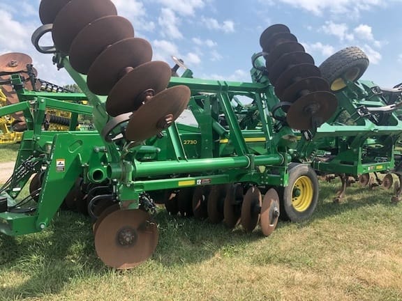 Main image John Deere 2730