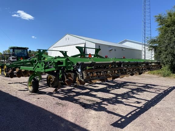 Image of John Deere 2730 equipment image 3