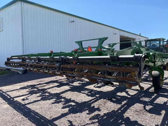 Image of John Deere 2730 equipment image 4