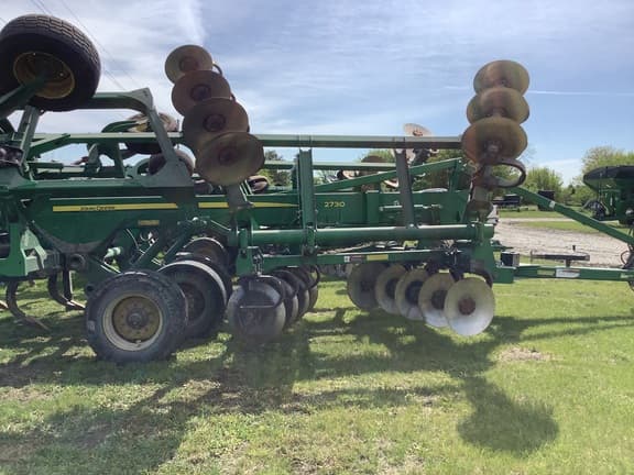 Image of John Deere 2730 equipment image 2