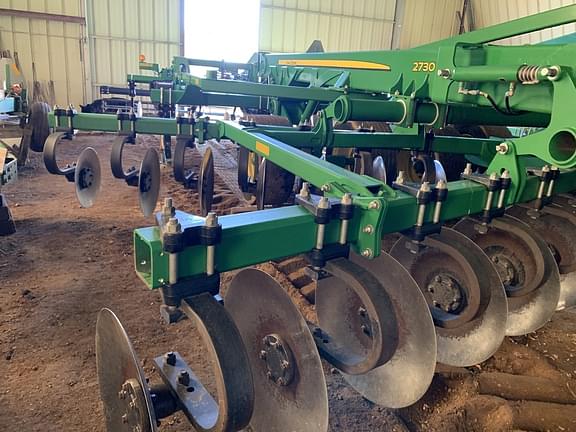 Image of John Deere 2730 equipment image 3