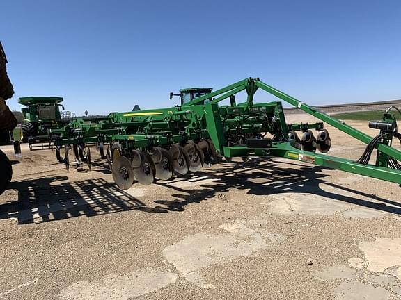 Image of John Deere 2730 equipment image 2