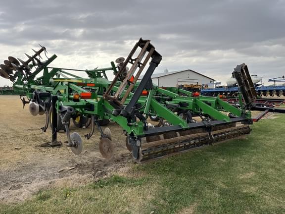 Image of John Deere 2730 equipment image 1