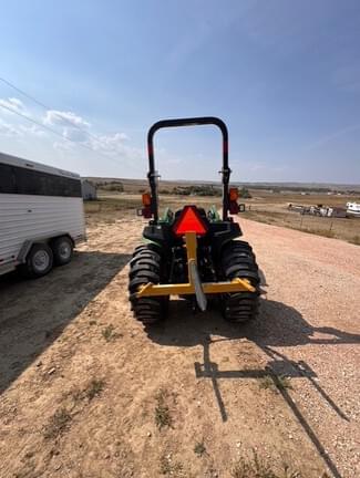 Image of John Deere 3025E equipment image 4