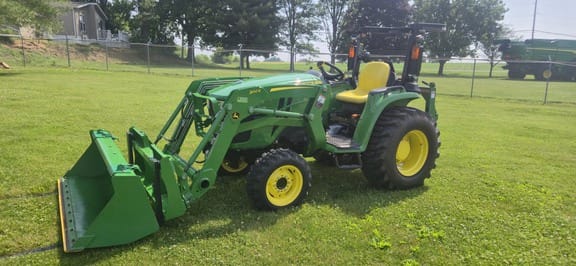 2017 John Deere 3025E Equipment Image0