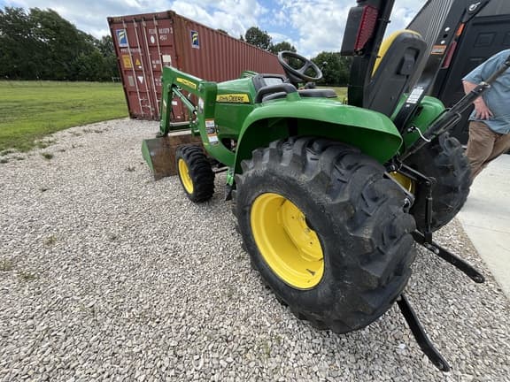 Image of John Deere 3025E equipment image 2