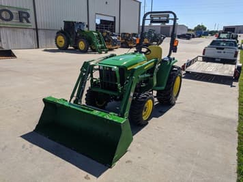 Main image John Deere 3025E