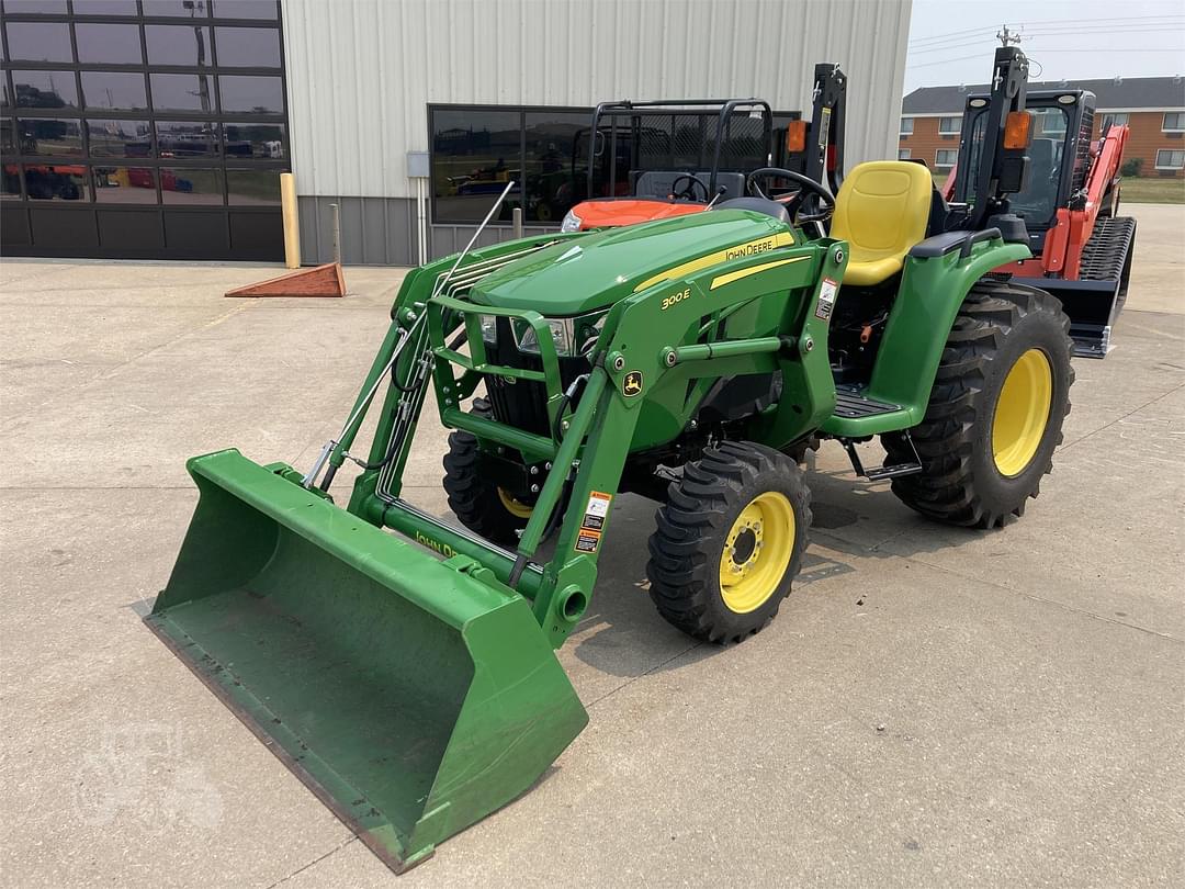 Image of John Deere 3025E Primary image