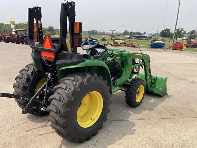 Image of John Deere 3025E equipment image 4