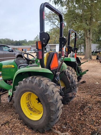 Image of John Deere 3025E equipment image 2