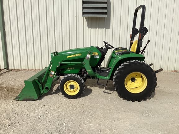 Image of John Deere 3025E Primary image