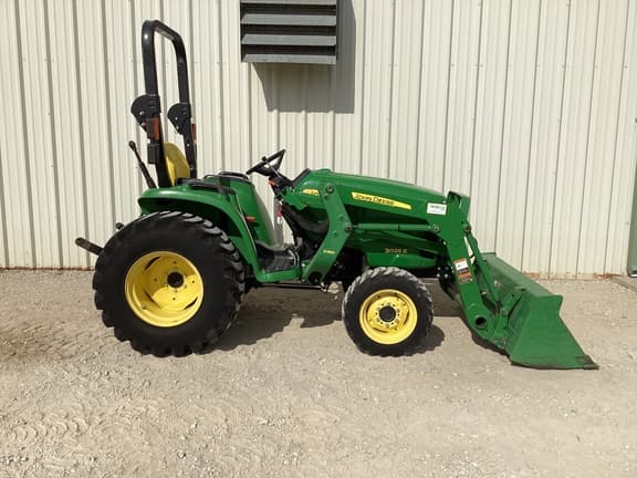 Image of John Deere 3025E equipment image 3