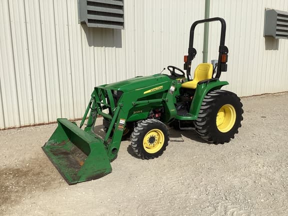 Image of John Deere 3025E equipment image 1