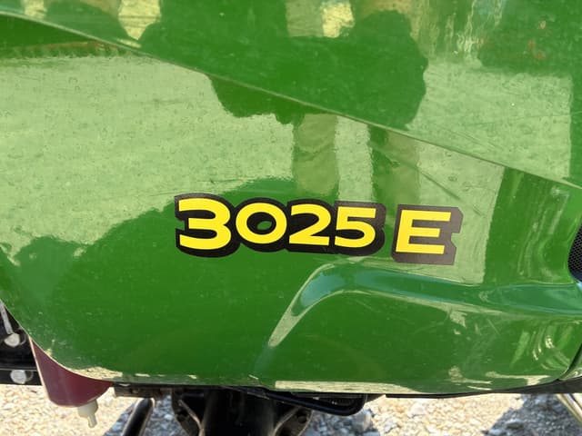 Image of John Deere 3025E equipment image 1