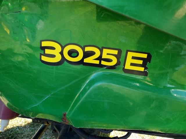 Image of John Deere 3025E equipment image 4