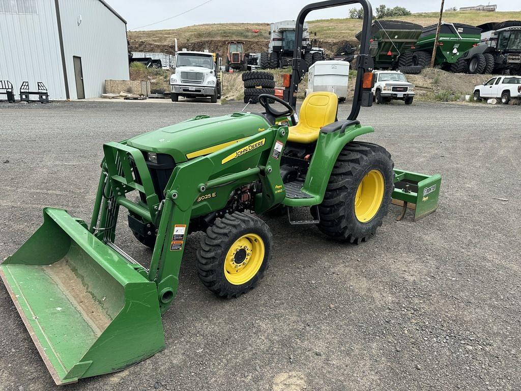 Image of John Deere 3025E Primary image