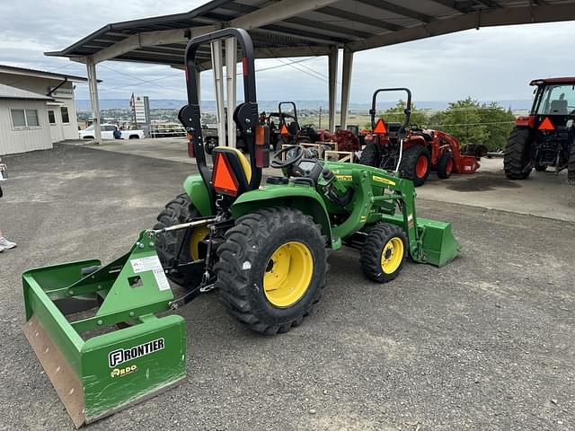 Image of John Deere 3025E equipment image 3