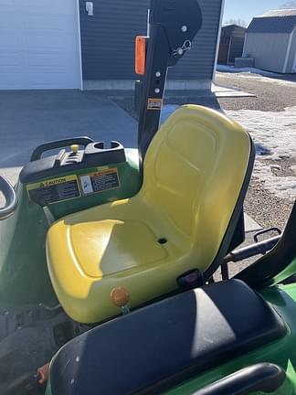 Image of John Deere 3025E equipment image 4