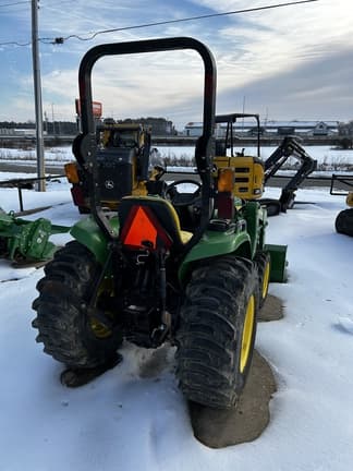 Image of John Deere 3025E equipment image 2