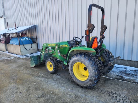 Image of John Deere 3025E equipment image 1