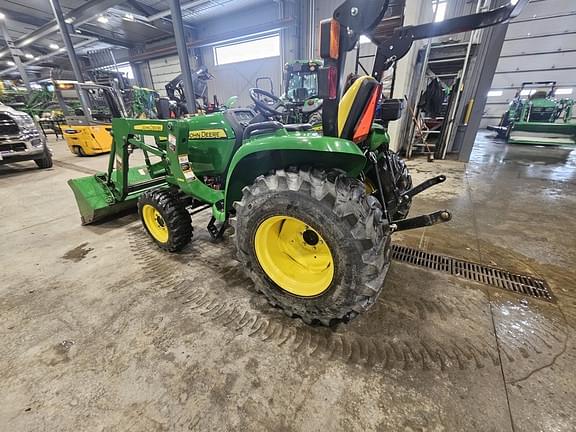 Image of John Deere 3025E equipment image 2