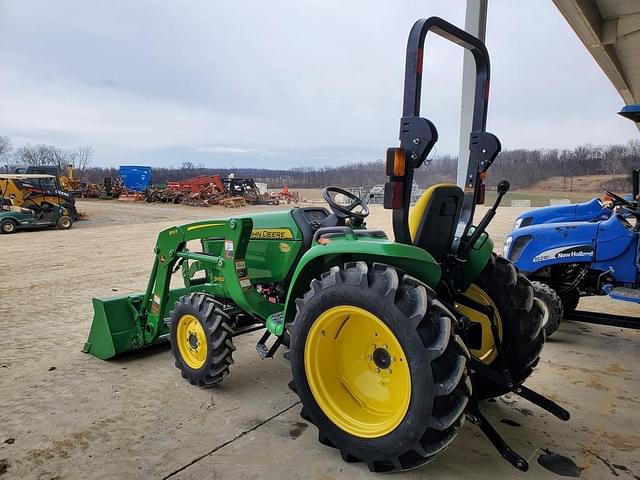 Image of John Deere 3032E equipment image 2