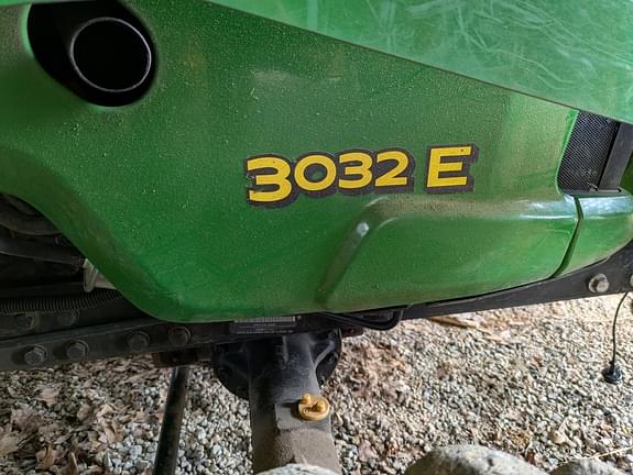 Image of John Deere 3032E equipment image 1