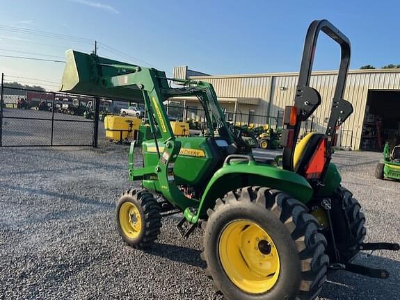 Image of John Deere 3032E equipment image 2