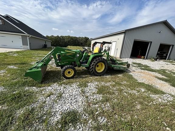 Image of John Deere 3032E equipment image 1