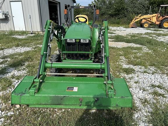 Image of John Deere 3032E equipment image 2