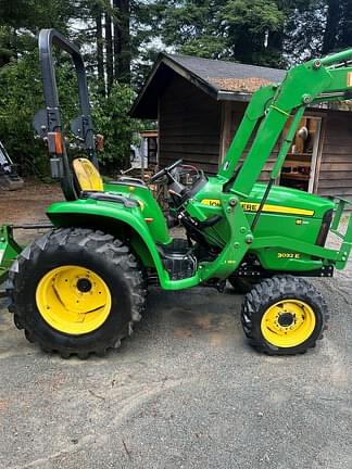 Image of John Deere 3032E equipment image 2