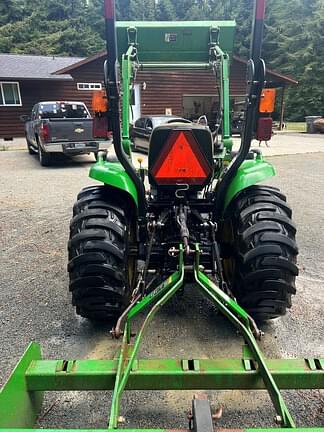 Image of John Deere 3032E equipment image 1