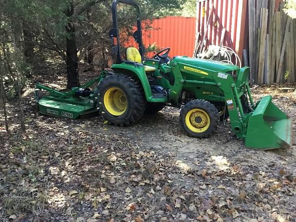 Image of John Deere 3032E equipment image 4