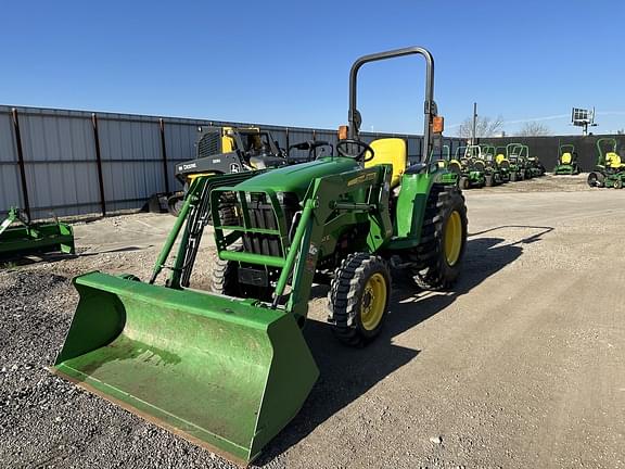 Image of John Deere 3032E equipment image 2