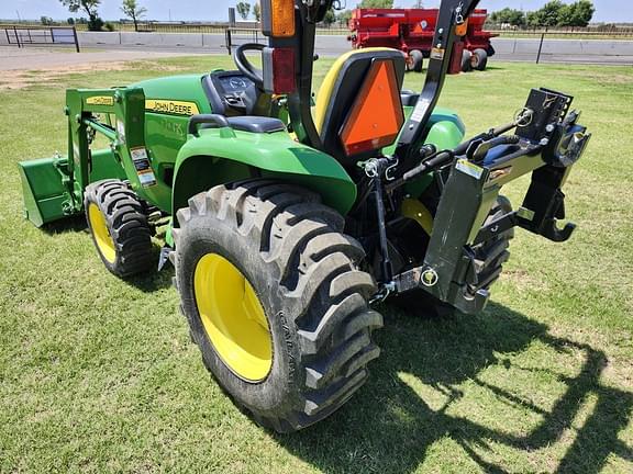 Image of John Deere 3032E equipment image 2