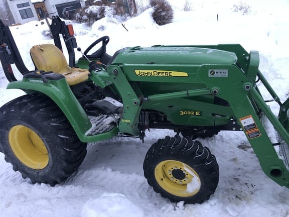 Main image John Deere 3032E