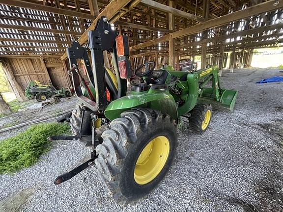 Image of John Deere 3032E equipment image 2