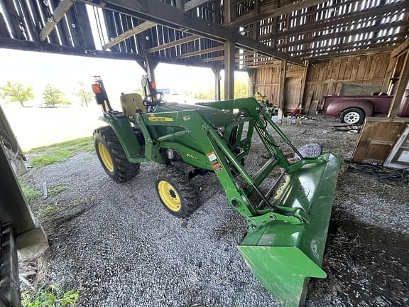 Image of John Deere 3032E equipment image 1