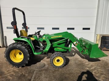 Main image John Deere 3032E