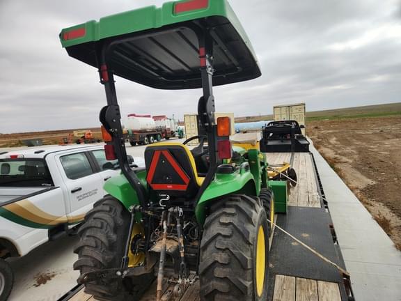 Image of John Deere 3032E equipment image 3
