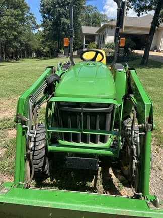 Image of John Deere 3032E equipment image 1