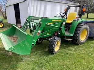 Main image John Deere 3032E