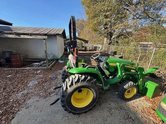 Image of John Deere 3032E equipment image 3