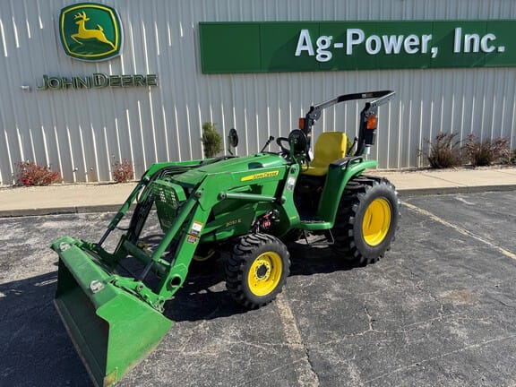 2017 John Deere 3032E Equipment Image0