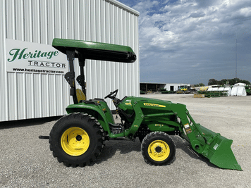 Main image John Deere 3032E