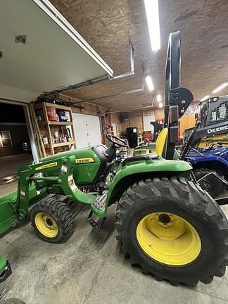 Image of John Deere 3032E equipment image 1