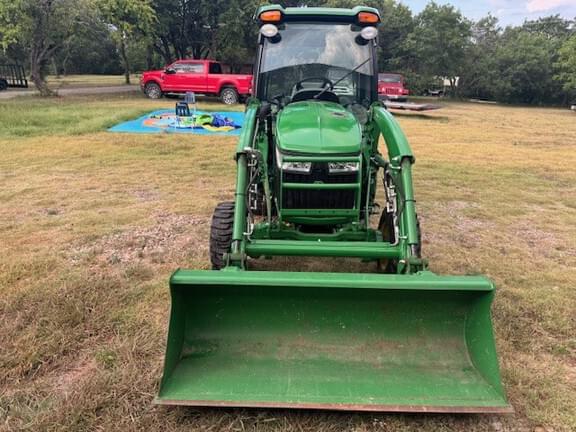 Image of John Deere 3033R equipment image 2